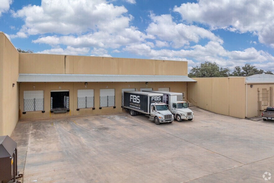 17114 Classen Rd, San Antonio, TX à louer - Photo du bâtiment - Image 2 de 4