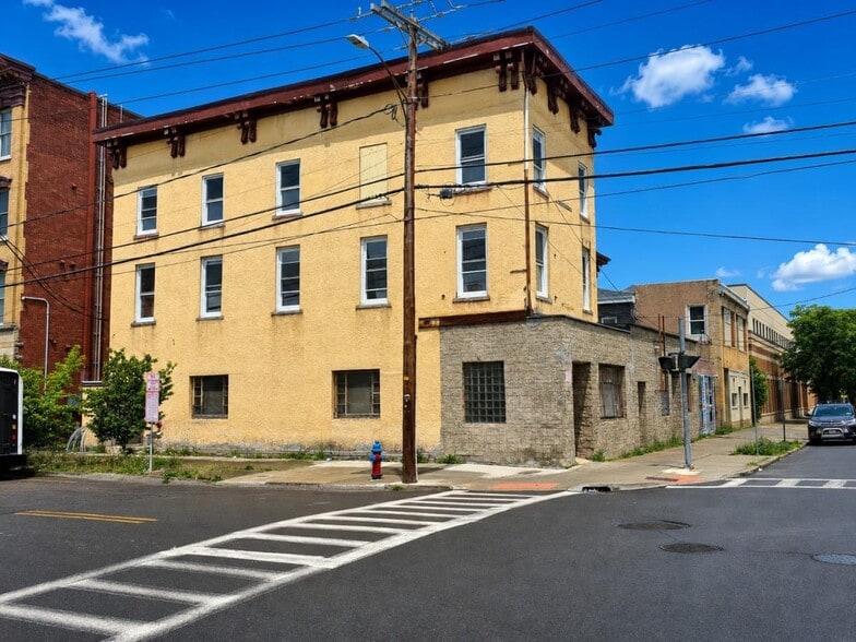 161 Court St, Binghamton, NY à louer - Photo du bâtiment - Image 2 de 5