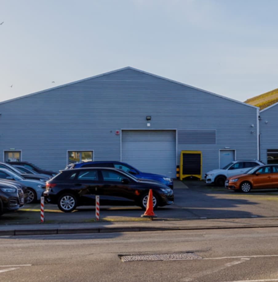 2B Buckingham Ave, Slough à louer Photo du bâtiment- Image 1 de 4