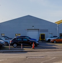 2B Buckingham Ave, Slough à louer Photo du bâtiment- Image 1 de 4