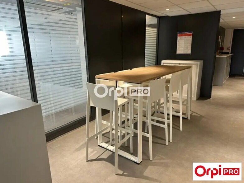Office in Lille for sale - Interior Photo - Image 1 of 10