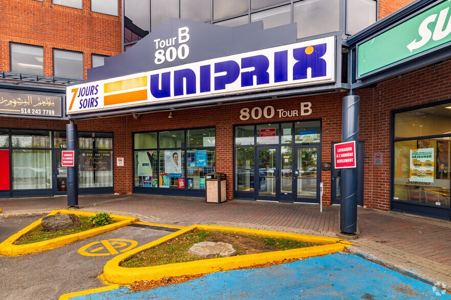 800 Boul Chomedey, Laval, QC à louer - Photo du bâtiment - Image 3 de 20