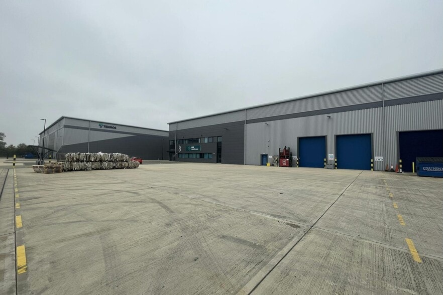 Ring Rd, Bicester for lease - Building Photo - Image 2 of 2