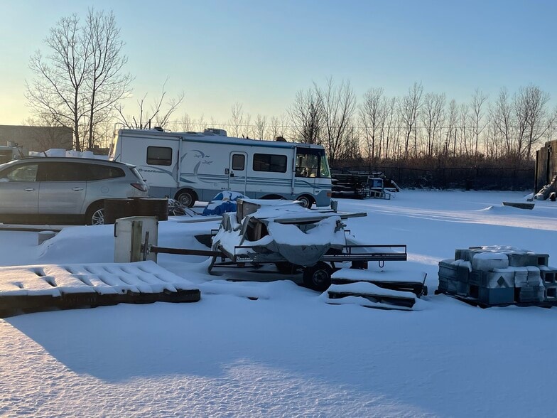 20263 Hoover St, Detroit, MI for sale - Building Photo - Image 2 of 11