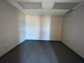 347 Midway Blvd, Elyria, OH for lease Building Photo- Image 2 of 8