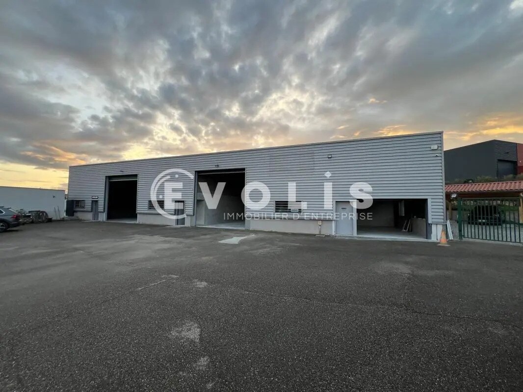 Flex in Taluyers for lease Building Photo- Image 1 of 5