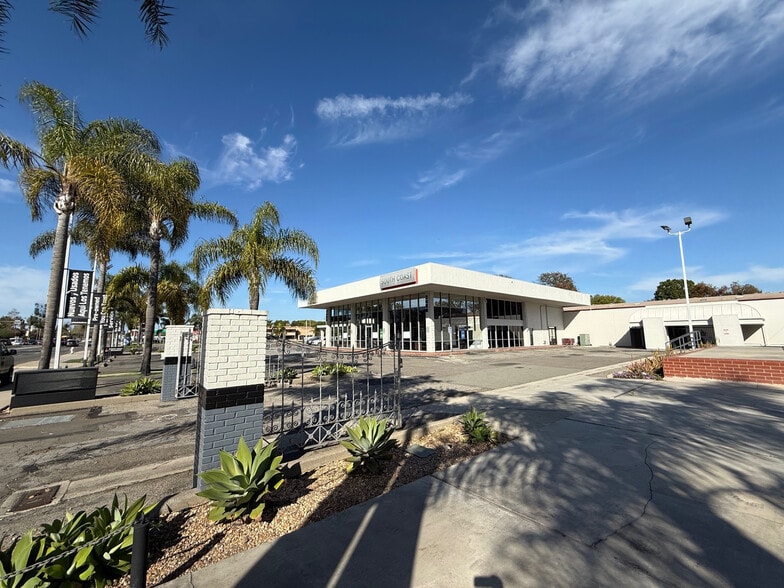 2480-2490 Harbor Blvd, Costa Mesa, CA for sale - Primary Photo - Image 1 of 9