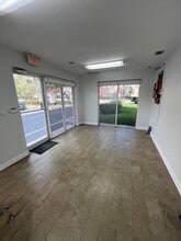13850 SW 143rd Ct, Miami, FL for lease Interior Photo- Image 1 of 6