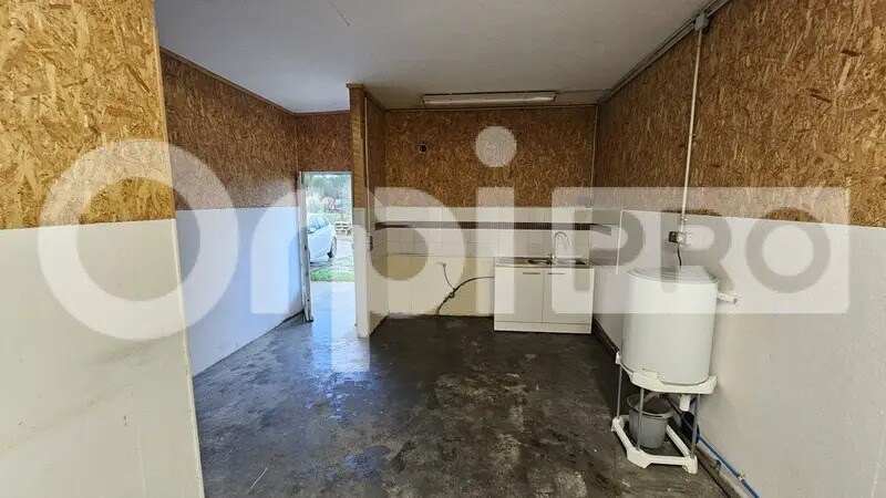 Industrial in Pessac for lease Interior Photo- Image 1 of 5