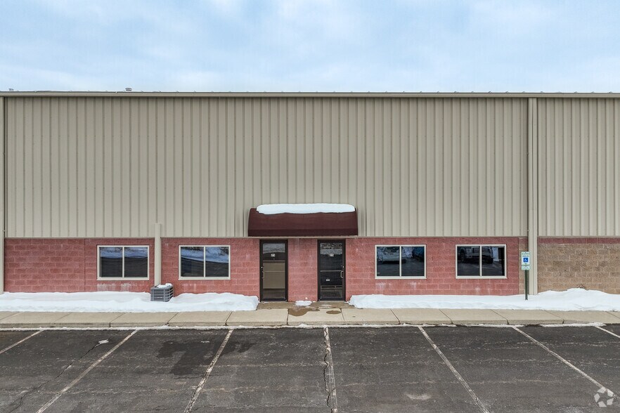 25-29 Greenscapes Ct, Johnstown, OH à louer - Photo du bâtiment - Image 2 de 6