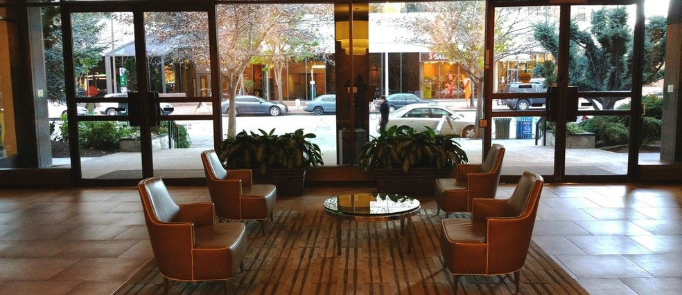 2200 6th Ave, Seattle, WA for lease - Lobby - Image 2 of 45