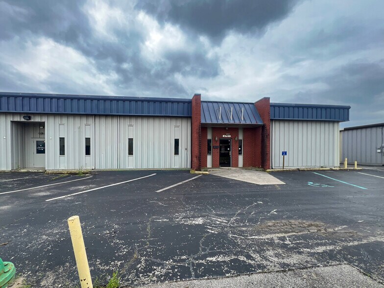 4701 Commercial Dr NW, Huntsville, AL à louer - Photo du bâtiment - Image 2 de 25
