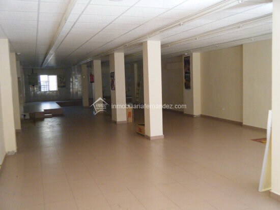 Commerce de détail dans Cáceres, Cáceres à louer - Photo du bâtiment - Image 2 de 19