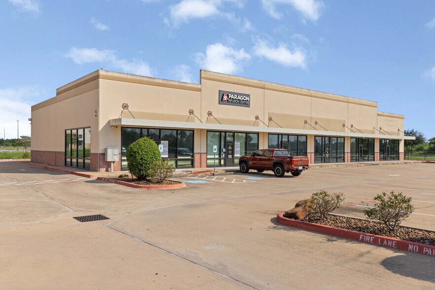 780 Clear Lake City Blvd, Webster, TX à louer - Photo du bâtiment - Image 1 de 13