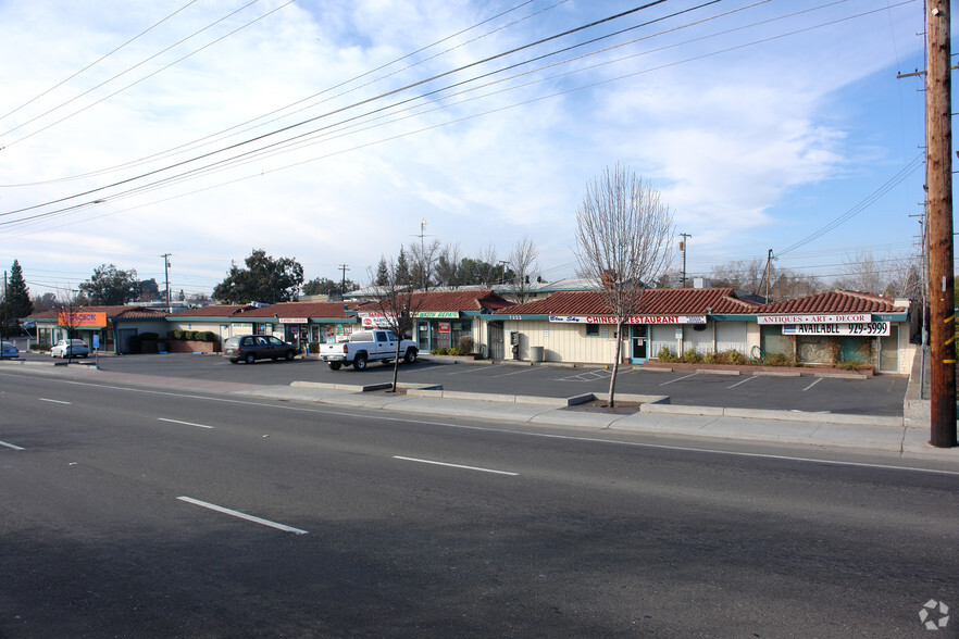 7301-7325 Fair Oaks Blvd, Carmichael, CA à louer - Photo principale - Image 1 de 1