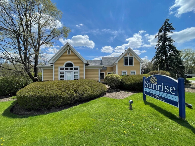 502 E State St, Geneva, IL for sale - Primary Photo - Image 1 of 1