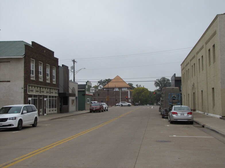 15 W Marshall St, Rice Lake, WI à louer - Photo du bâtiment - Image 3 de 10