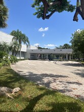 13595-8521 S Dixie Hwy, Pinecrest, FL for lease Building Photo- Image 2 of 9