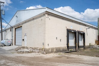 807 4th Ave, Joliet, IL for lease Interior Photo- Image 2 of 18