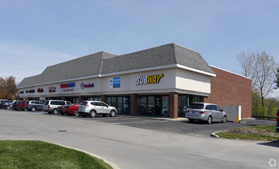 11801-11815 Allisonville Rd, Fishers, IN à louer - Photo du bâtiment - Image 2 de 2