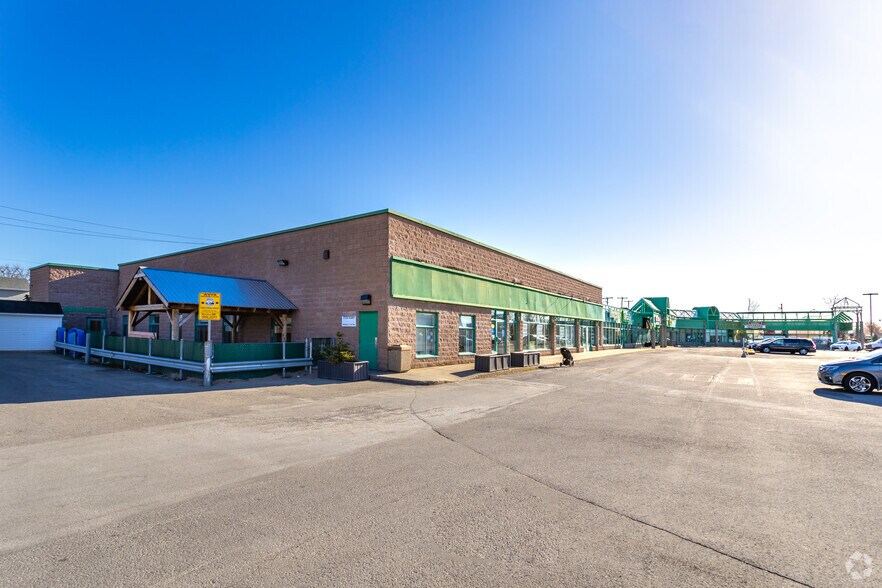 2075-2155 Boul Des Seigneurs, Terrebonne, QC for lease - Building Photo - Image 3 of 6
