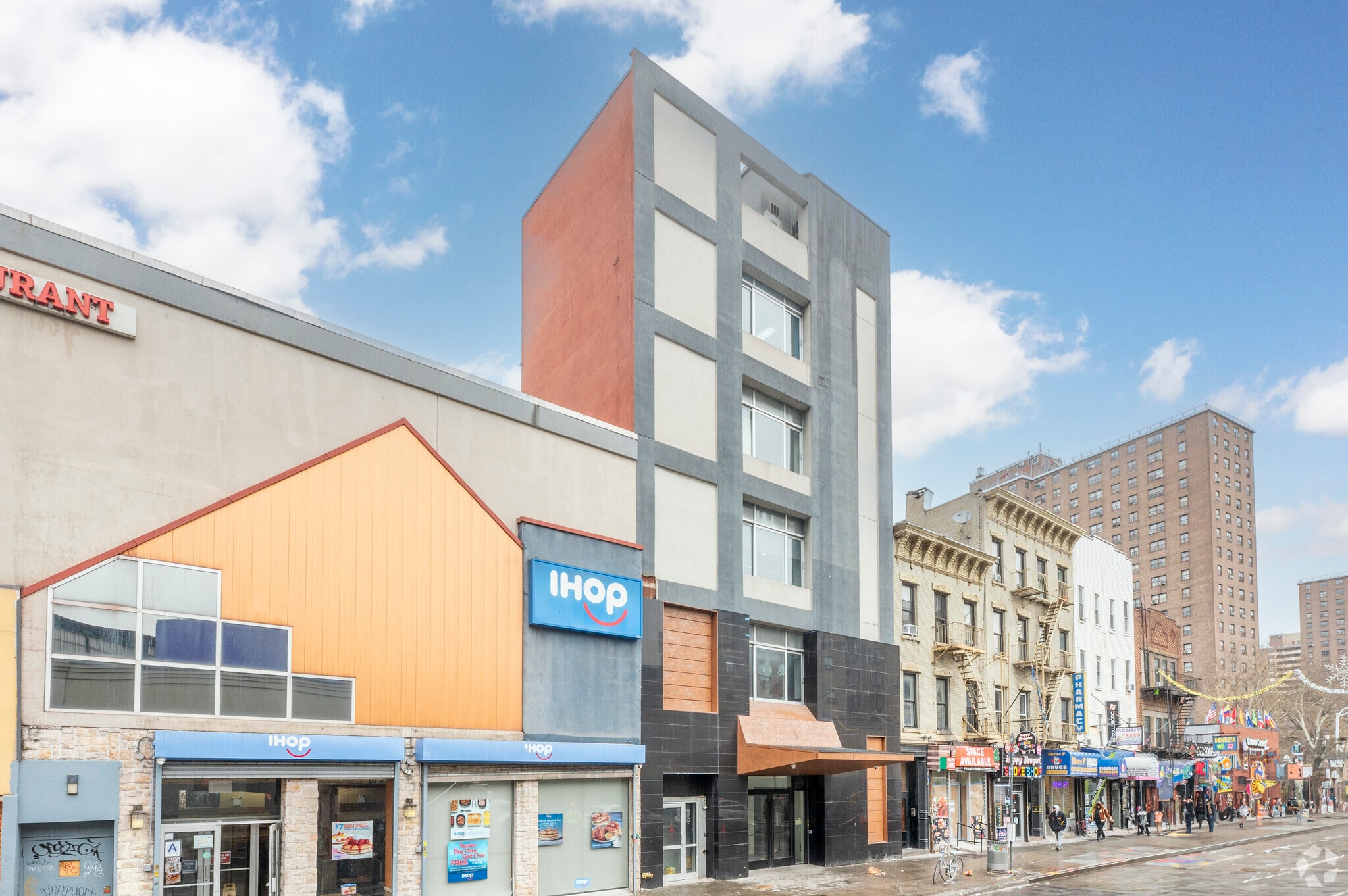 747-749 Broadway, Brooklyn, NY for lease Primary Photo- Image 1 of 12