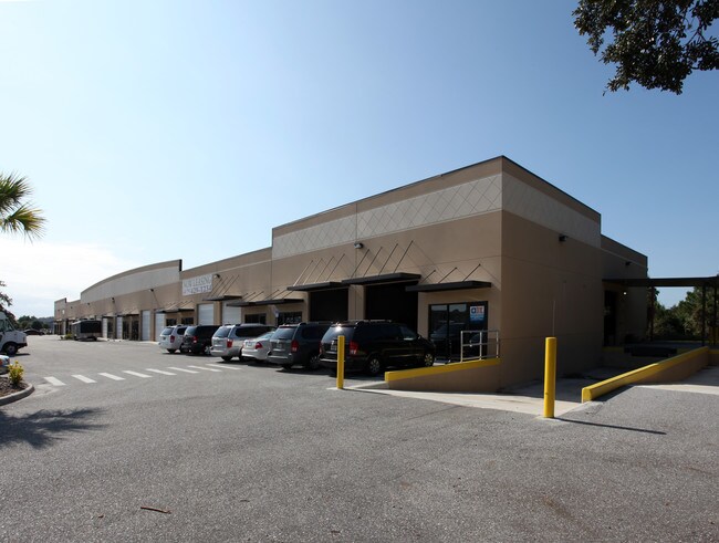 Plus de détails pour 2625 Commerce Pky, North Port, FL - Industriel à louer