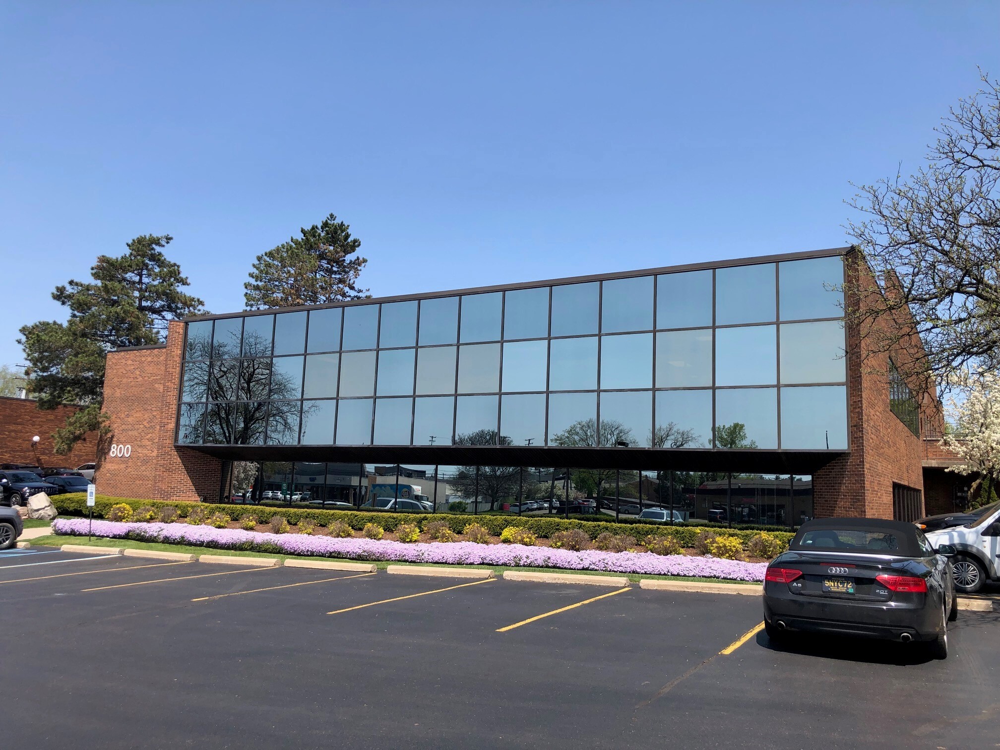 800 W Long Lake Rd, Bloomfield Hills, MI for lease Primary Photo- Image 1 of 7