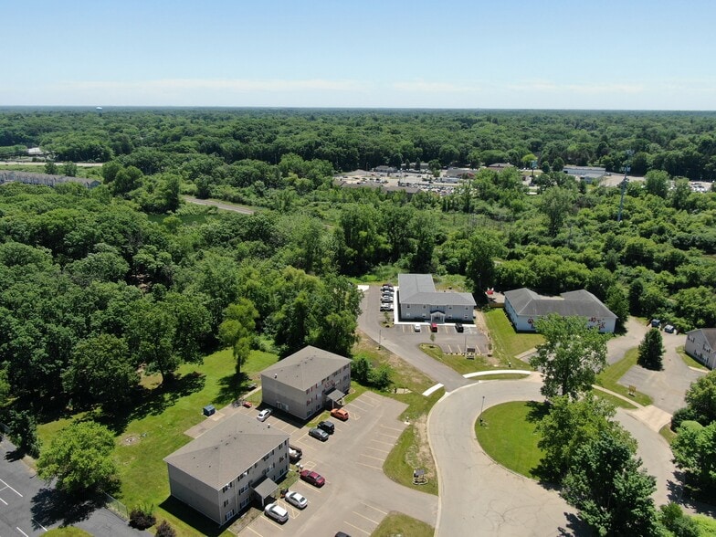 1619 Fraternity Village Dr, Kalamazoo, MI for sale - Building Photo - Image 2 of 6