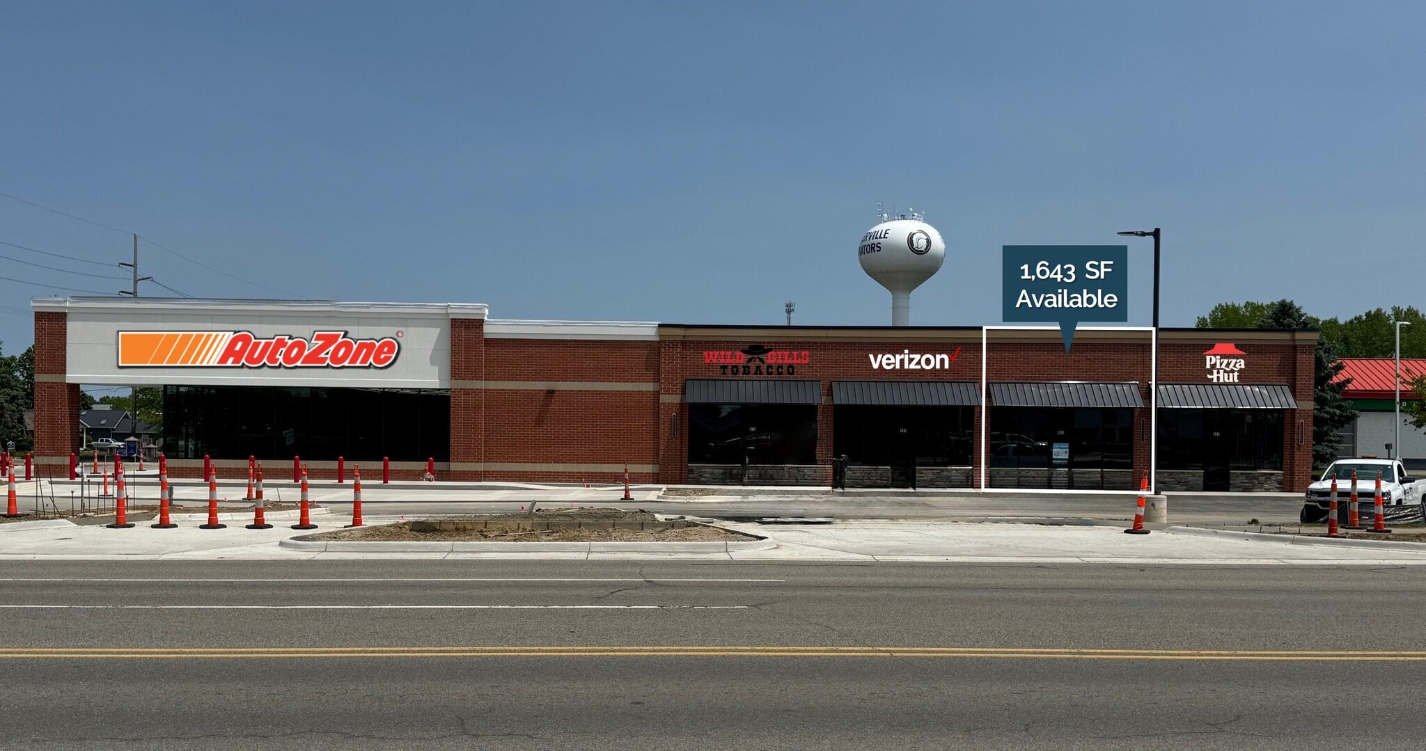 929 S Grand Ave, Fowlerville, MI for lease Building Photo- Image 1 of 5