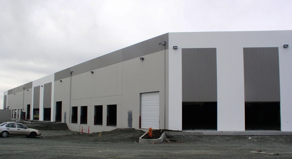 5001 Fermi Dr, Fairfield, CA for lease - Building Photo - Image 2 of 3