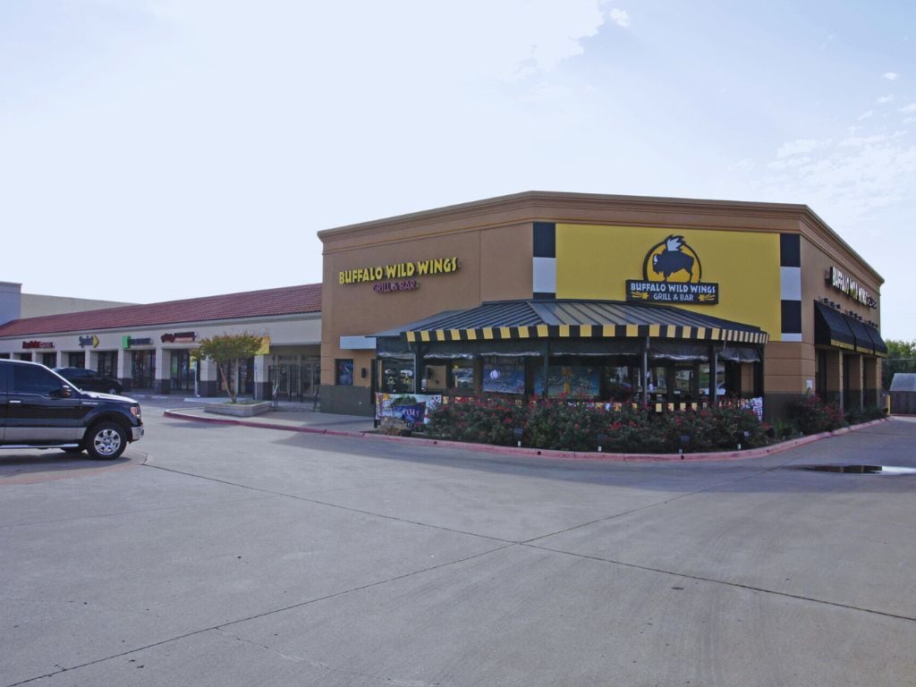 1301-1303 N Collins St, Arlington, TX for lease Primary Photo- Image 1 of 4