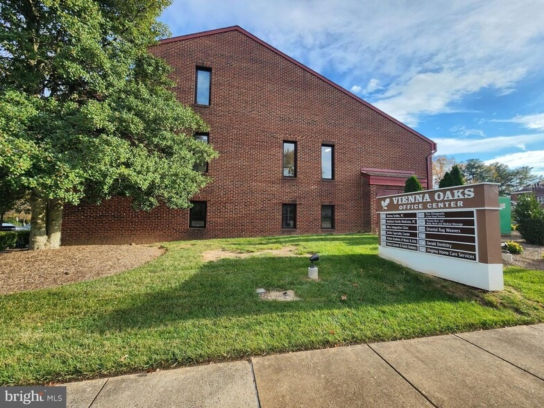2555-2575 Chain Bridge Rd, Vienna, VA for lease - Building Photo - Image 2 of 19