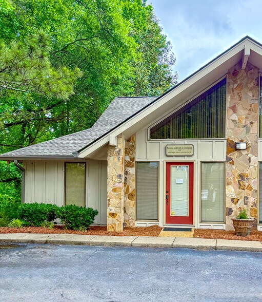 11285 elkins Rd, Roswell, GA à louer - Photo du bâtiment - Image 2 de 19