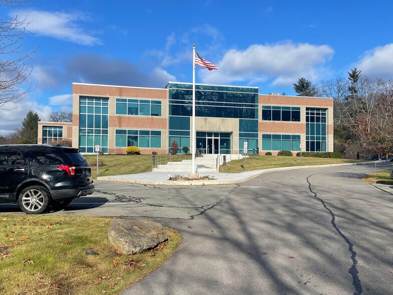 20-22 Northwestern Dr, Salem, NH for lease - Primary Photo - Image 1 of 16