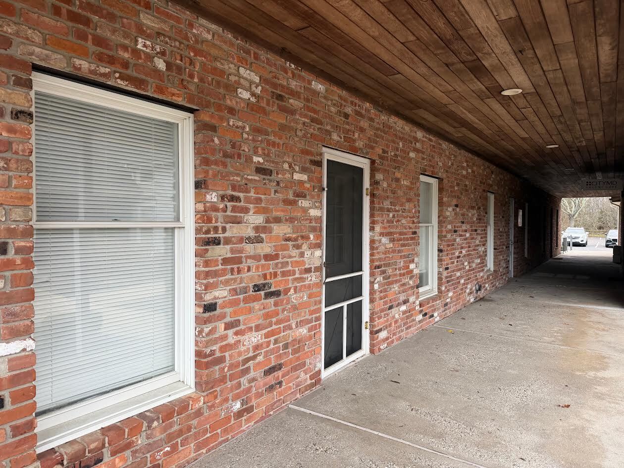 32645 Main Rd, Cutchogue, NY for lease Interior Photo- Image 1 of 17