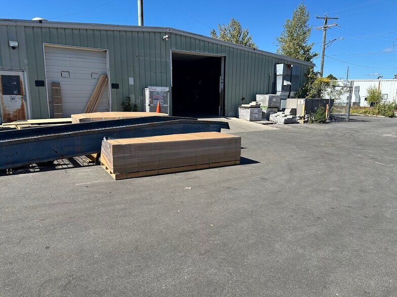 211 Gay St, Manchester, NH à louer - Photo du bâtiment - Image 2 de 3