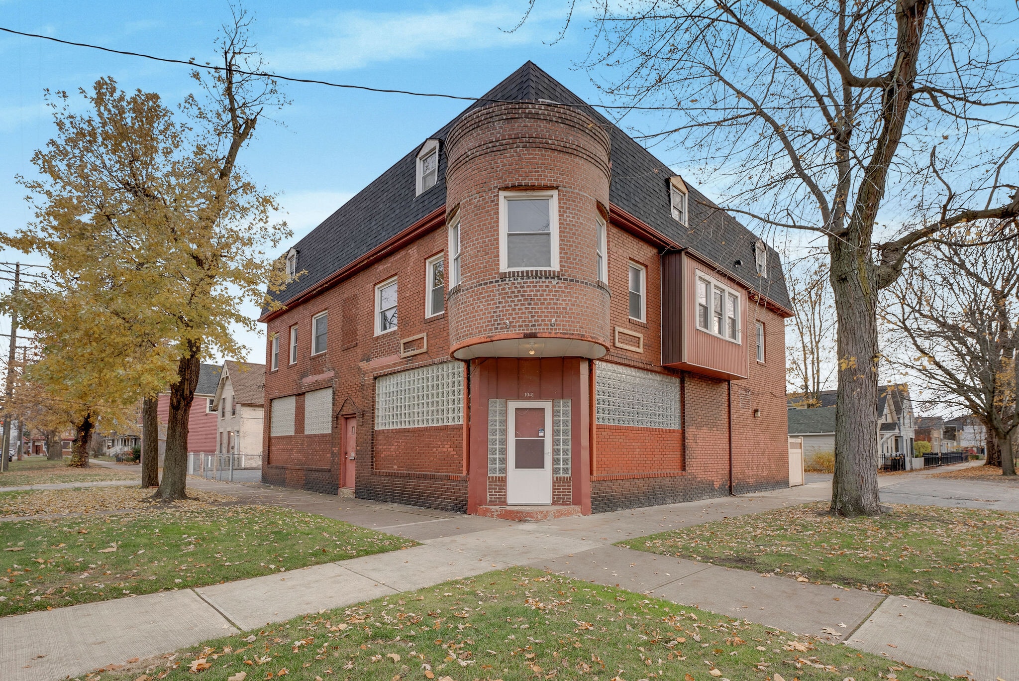 1041 Starkweather Ave, Cleveland, OH à vendre Photo principale- Image 1 de 7
