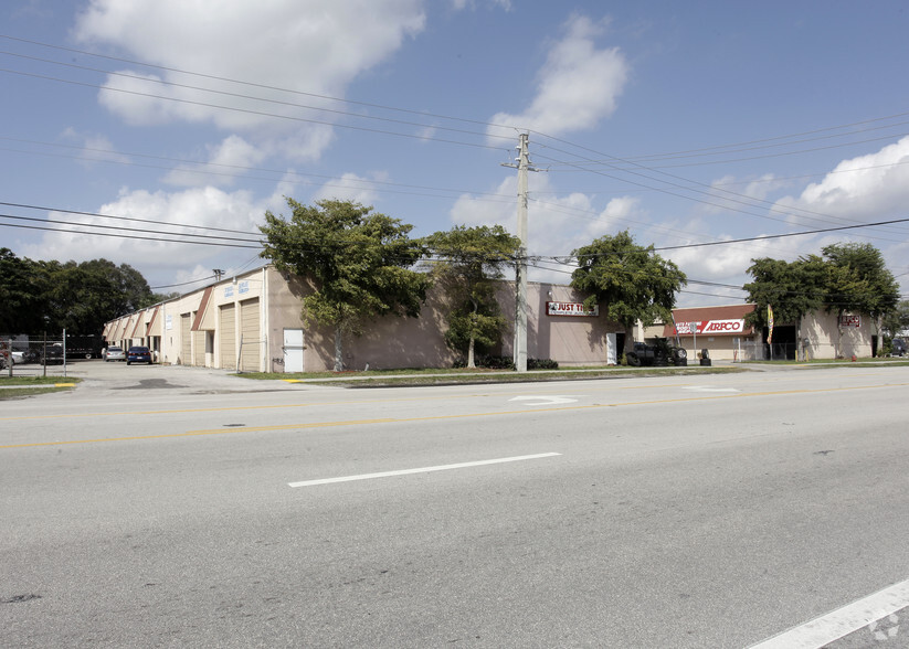 601-605 NW 31st Ave, Pompano Beach, FL à vendre - Photo principale - Image 1 de 1