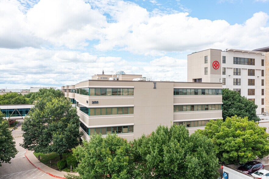 1600 Coit Rd, Plano, TX à louer - Photo du bâtiment - Image 3 de 8