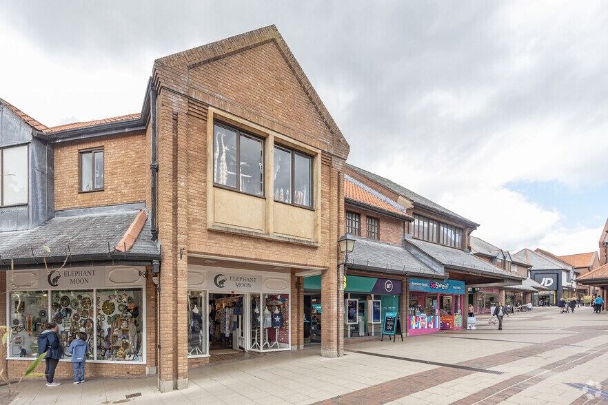 Vicarage Walk, Yeovil for lease - Primary Photo - Image 1 of 3