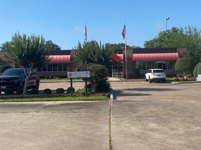 722A Fairmont Pky, Pasadena, TX à louer - Photo du bâtiment - Image 2 de 13