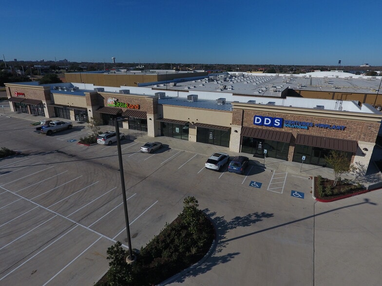 2305 Longmire Dr, College Station, TX for lease - Primary Photo - Image 1 of 1