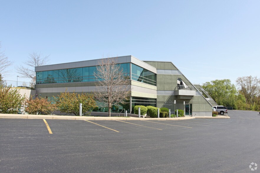 550 3 Mile Rd NW, Grand Rapids, MI à louer - Photo du bâtiment - Image 2 de 14
