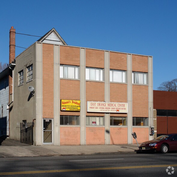 404 Central Ave, East Orange, NJ à vendre - Photo du bâtiment - Image 3 de 18