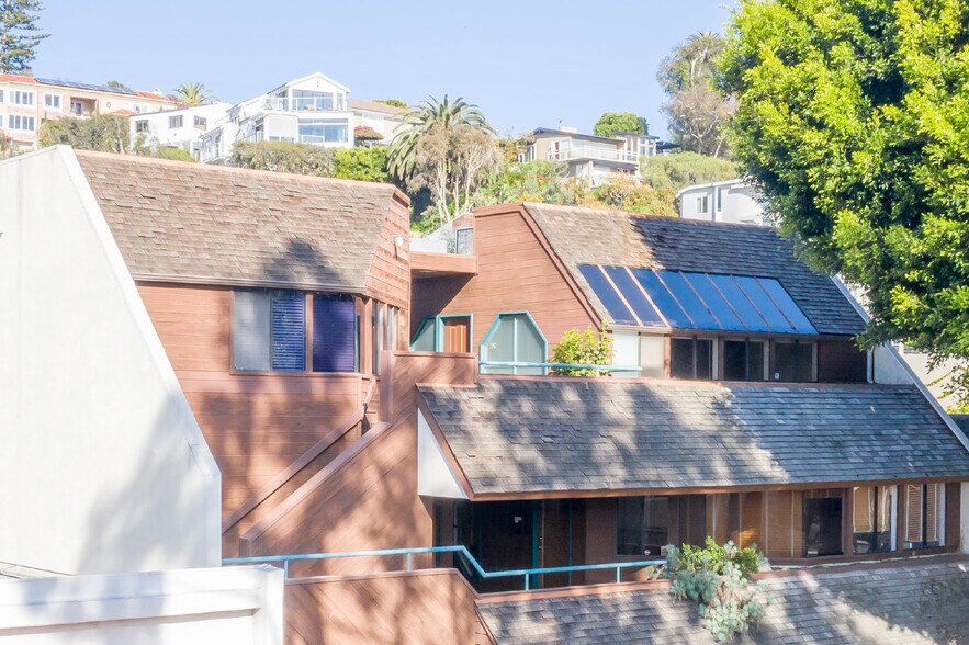 352 3rd St, Laguna Beach, CA à vendre - Photo du bâtiment - Image 2 de 10