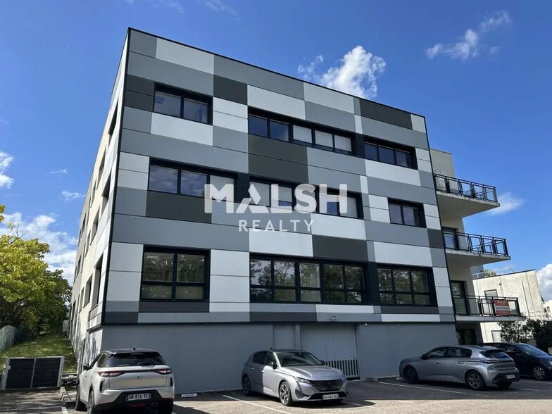 Office in Dardilly for lease - Building Photo - Image 1 of 10