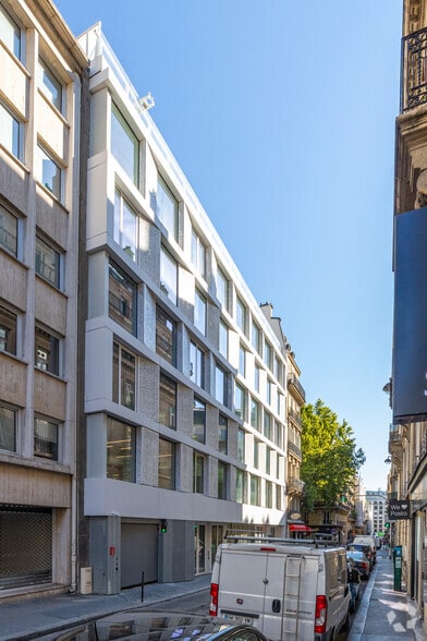 31 Rue Du Colisée, Paris for lease - Primary Photo - Image 1 of 2