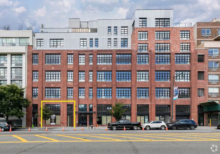 5-33 48th Ave, Long Island City, NY for lease Primary Photo- Image 1 of 24