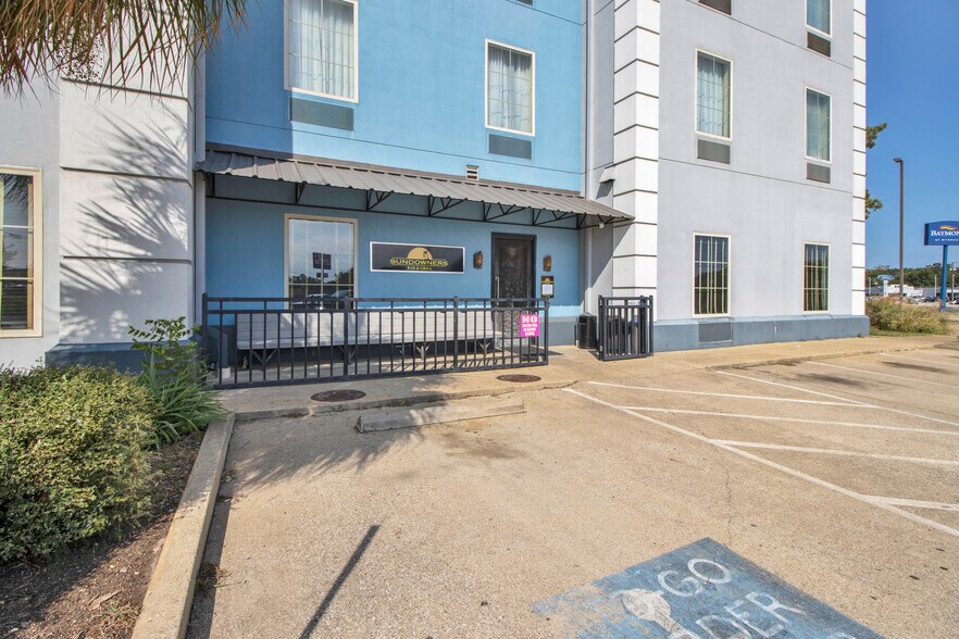 410 Us Highway 79 S, Henderson, TX à louer - Photo du bâtiment - Image 1 de 23